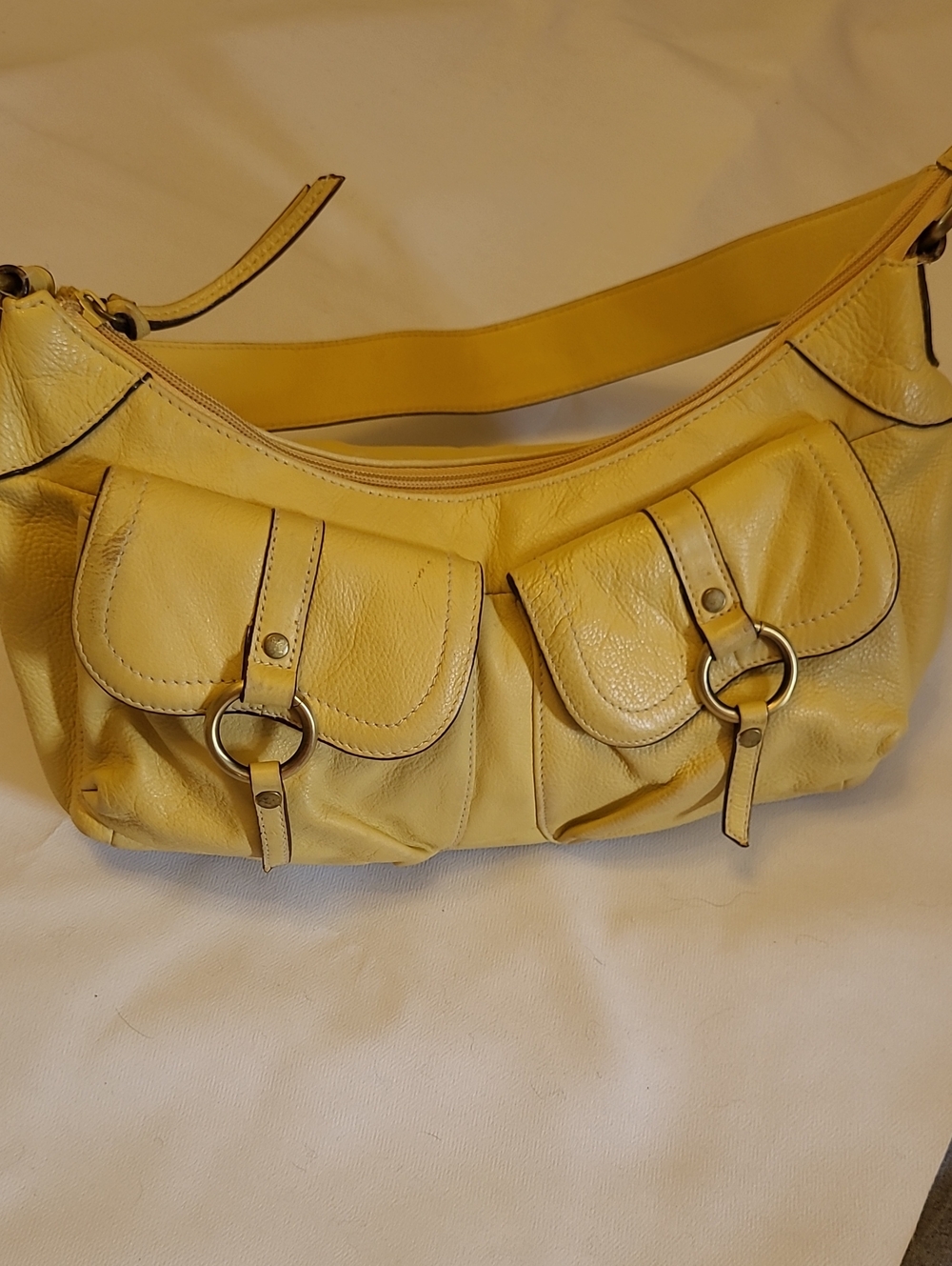 Leather Shoulder Bag in Yellow